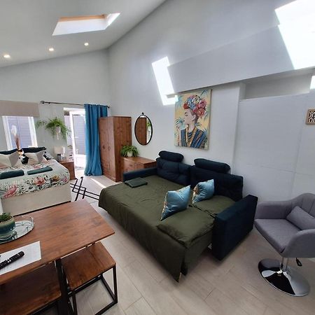 New, Stylish Studio Flat With Private Patio And Free On-Street Parking Check Out At 11Am 伯恩茅斯 外观 照片